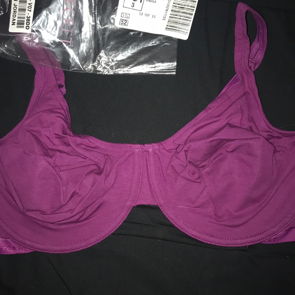 Victoria’s Secret Underlined Bra 38DD